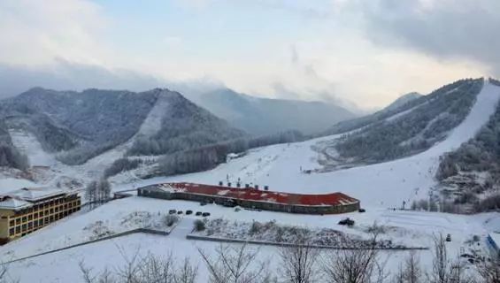 湖北神农架国际滑雪场
