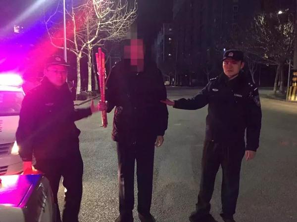 2月11日,全市机关公安操作v全市查处烟花爆竹3住友81c熔接机燃放说明书图片