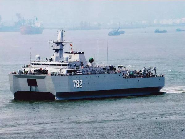 中国海军782号舰