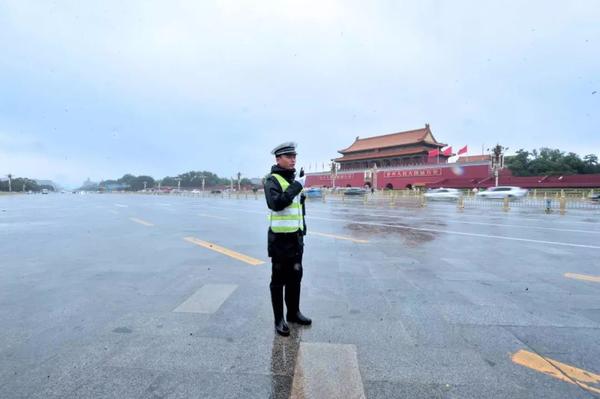 北京市交管局天安门中队交警—朱从超《老乡》