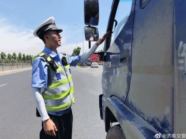 你心目中的交警蜀黍的工作是什么?