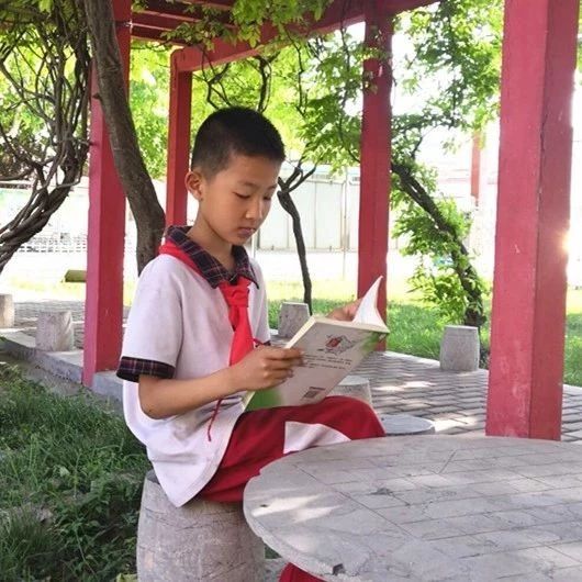 读万卷书 凤凰镇梧台小学 于家浩:许老师的麻花辫