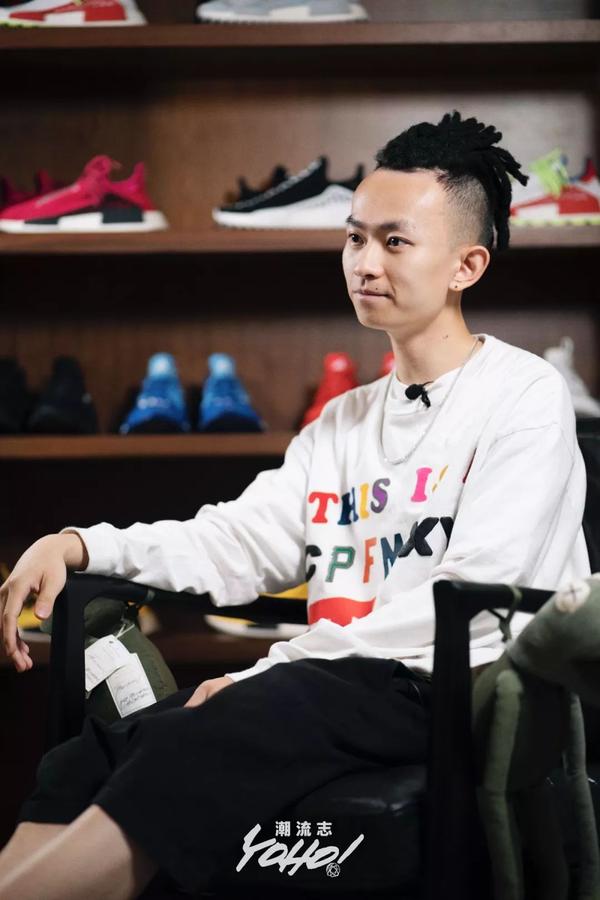 郭宇鑫作为一名球鞋收藏者,他最喜欢的是 adidas originals x
