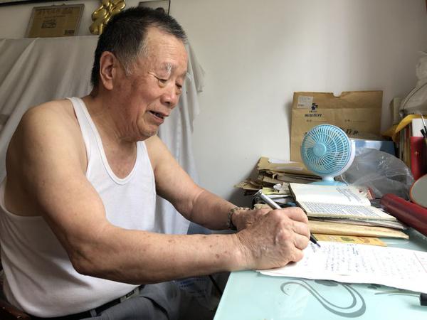 曾参加开国大典阅兵,青岛86岁老人感慨70年来家国巨变"特别自豪"