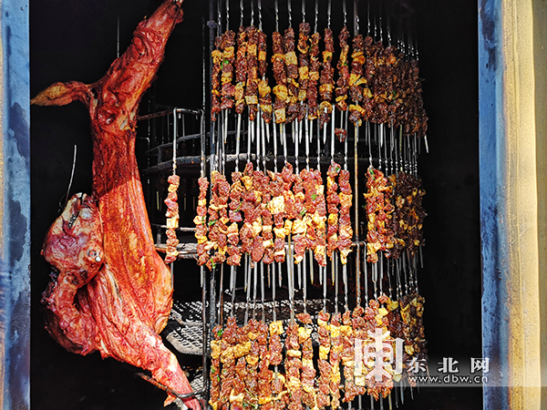 舌尖上的"土"野"香"纯 让嘎日迪景区特色美食更有味道