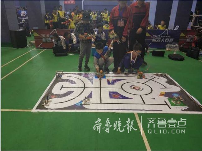 2018年烟台市中小学机器人竞赛在二中东校举语录初中生图片