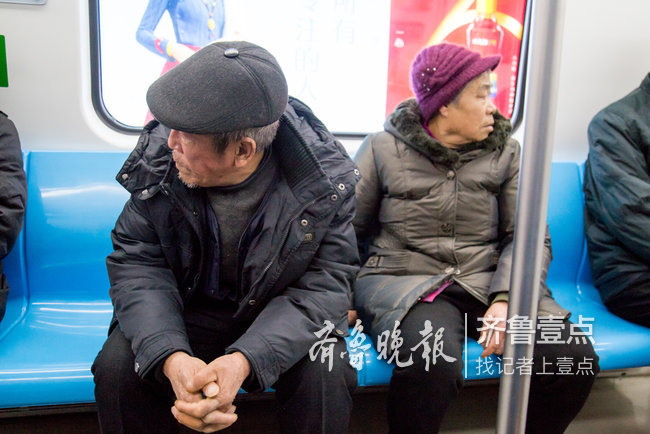 泪目!爷爷里,镜头奶奶的爱情故事静物画有声教学设计图片