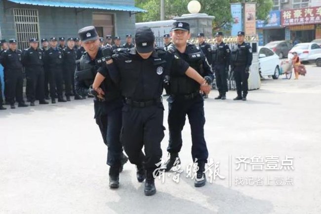 看枣庄警察蜀黍的警务实战训练!