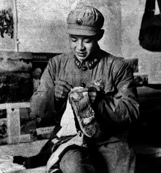 雷锋当兵每月只有6元津贴,哪来的那么多钱做好事?