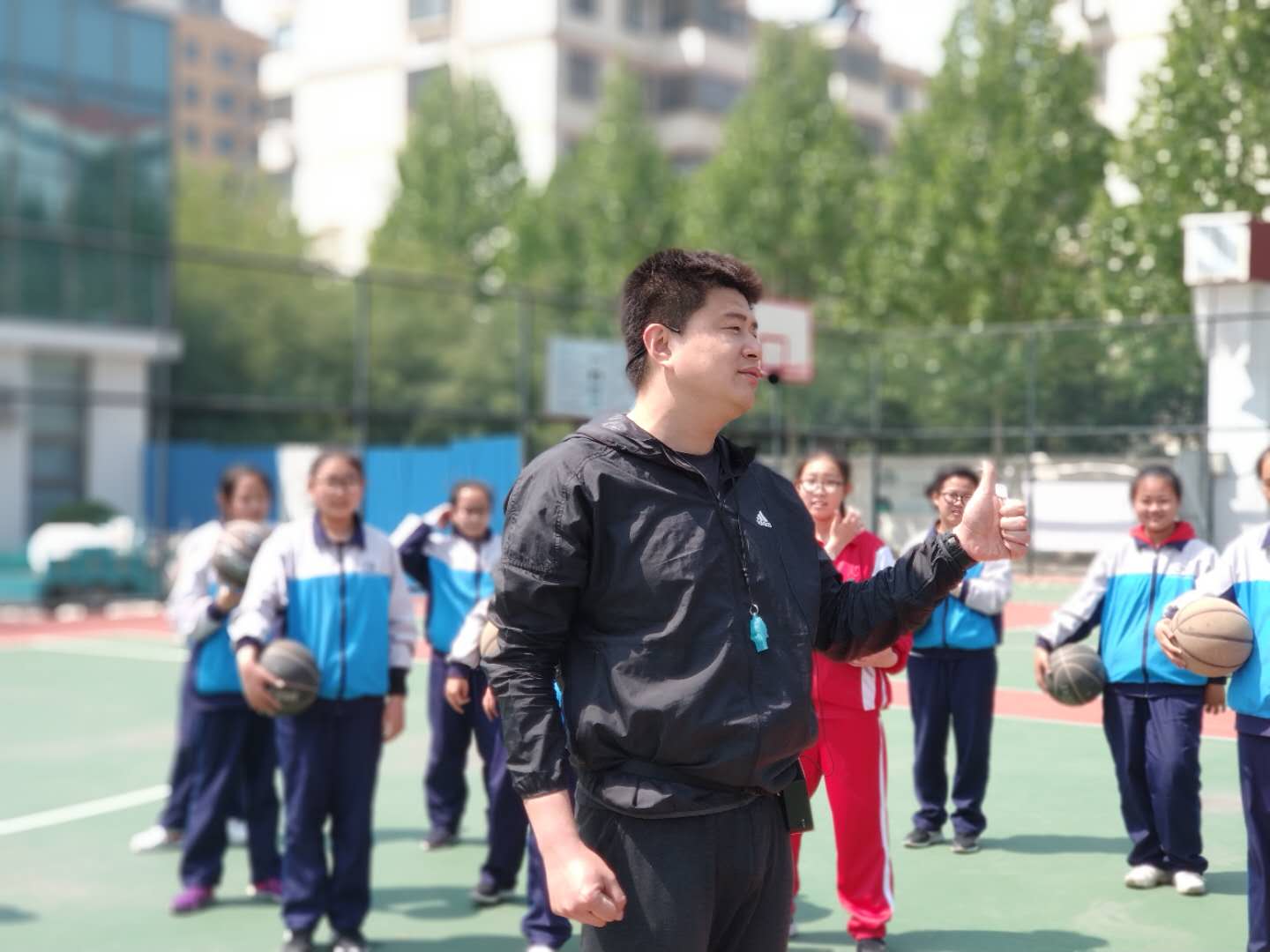 体育比赛直播_足球_波胆_买球_篮球_电竞_在线投注她是央视苦命主持22岁父亲瘫痪母亲离世与丈夫分居22年没孩子