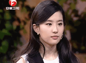 刘亦菲分手后晒半边脸?可是她也中了素颜bug的招.