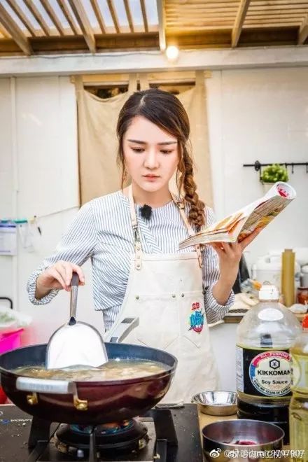 少了谢娜吴昕的芒果台春晚,今年靠谁在撑?