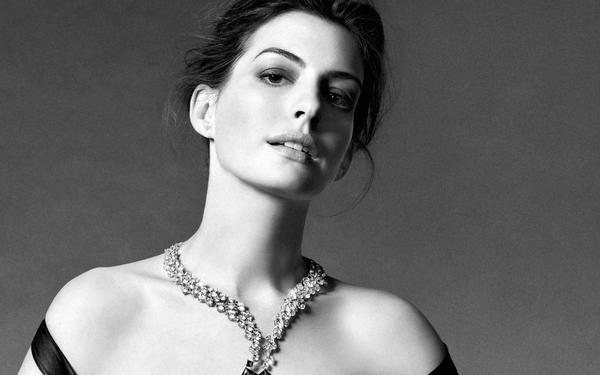 美也是一种错?她因长相遭遇霸凌,而她是好莱坞