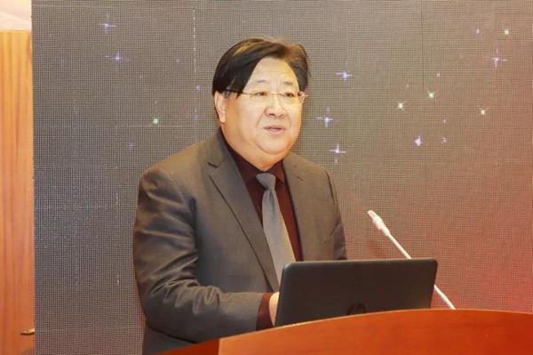 副校长孙宏伟主持开幕式