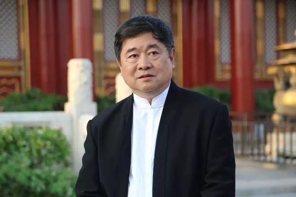 故宫有三个部门负责文创事宜,故宫博物院常务副院长王亚民在