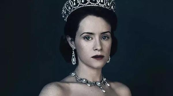 《王冠2》: 老公出轨,教子无方,妹妹任性,女王一生太隐忍克制