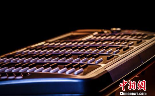 兰州退休教授发明黑科技乐器 拓宽传统乐器表现领域