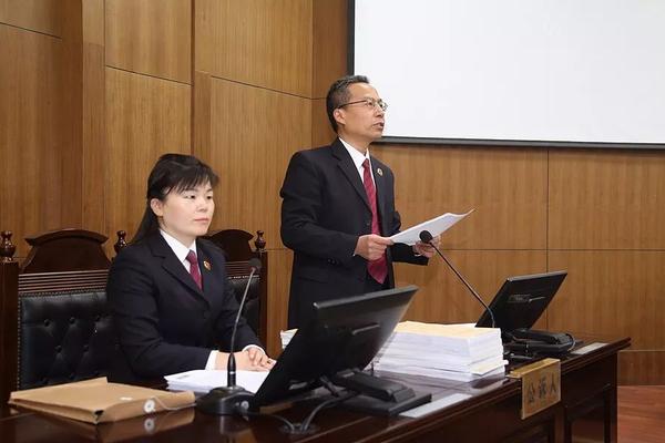 东营市东营区人民检察院检察长崔江西,员额检察官许丽丽