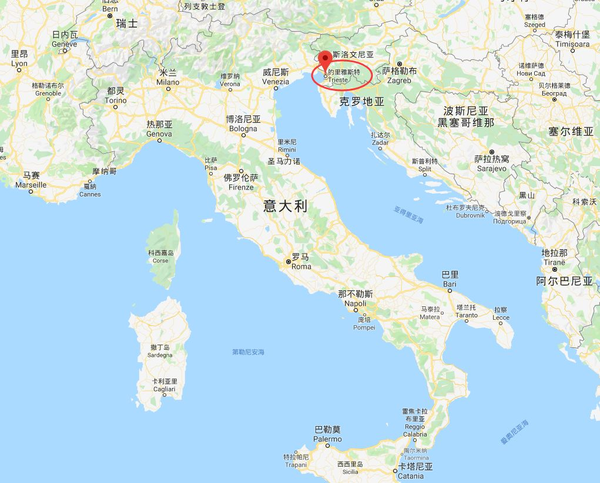 的里雅斯特港位于意大利东北部,紧邻亚得里亚海