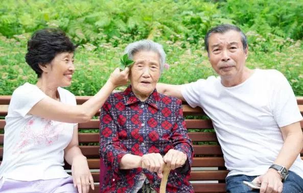 每日一歌:《孝敬爹和妈》