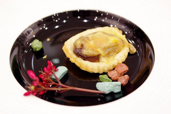 香草芝士焗鲍鱼:西式做法,芝士和土豆泥混合,比较不那么稠腻.