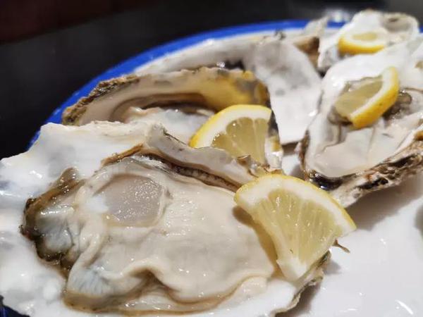 生蚝买一送一不限量长春最新鲜的海鲜加工厂连明星都去他家吃