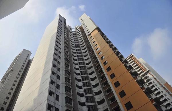 【微普法】小区改名,房产证,身份证要改吗?