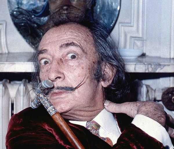 超现实造梦,从战争痛苦强心剂,变成创意兴奋剂丨藏拍艺眼