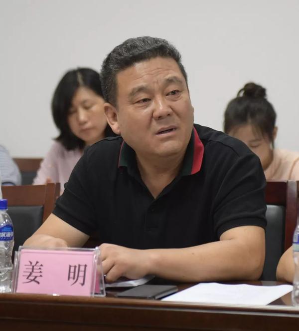 饰演林志强的演员王成伦动情地说,自己扮演