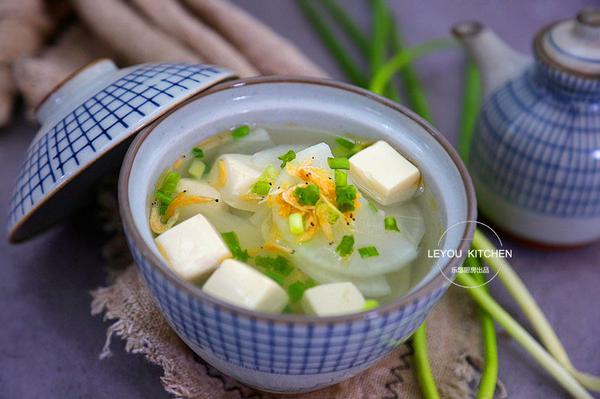 10道適合夏天的湯,做著簡單,飯前喝一碗,消暑解乏,好處很多