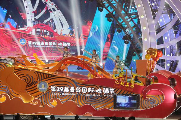 花车持续巡游展演24天,19辆花车各有"玄机"