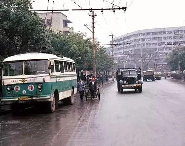 重庆70年代公交车图片图片