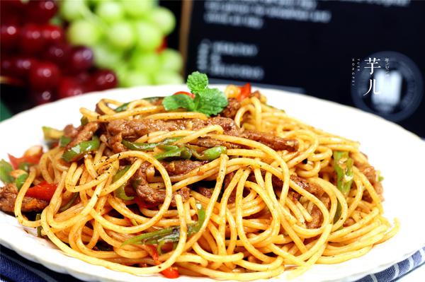 【黑椒牛肉炒意面】