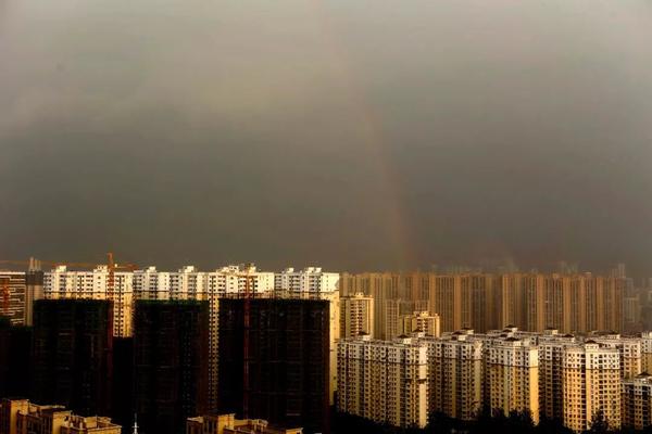 陣雨 彩虹 閃電 冰雹,武漢昨晚上演風雲大片,好消息是……|早安武漢