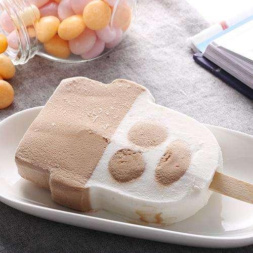 2个鸡蛋,1盒牛奶,雪糕在家也能做,清凉解暑无添加,比买的好吃