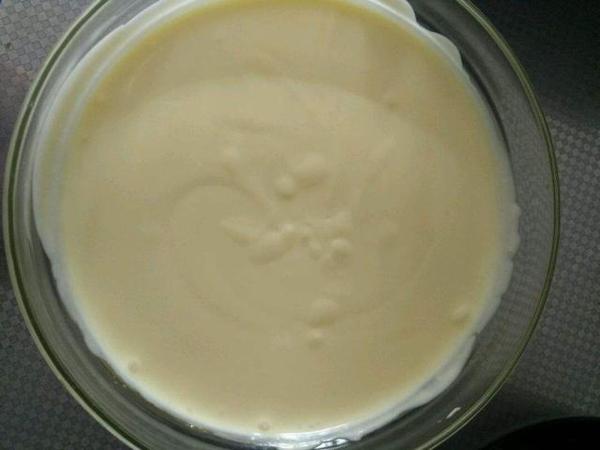 2个鸡蛋,1盒牛奶,雪糕在家也能做,清凉解暑无添加,比买的好吃