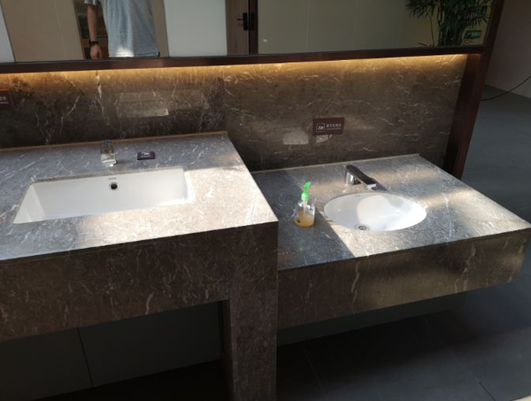 我去,现在高速服务区已经这样了?