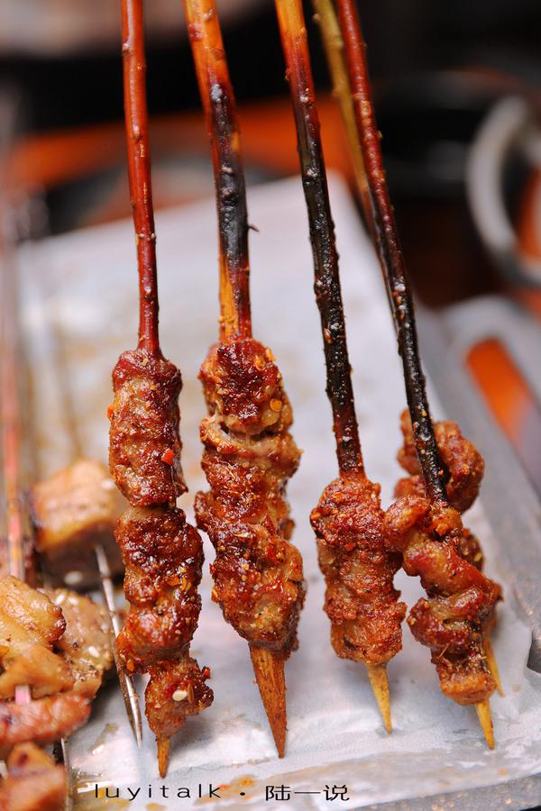 李不管把把烧 据说这是宵夜界大魔王,到成都必吃