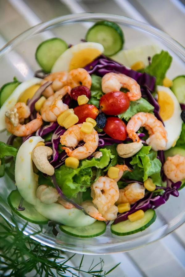 虾仁品种新鲜,紧致饱满,甘甜清香可口,顿时食欲大增.    鸡胸肉沙 