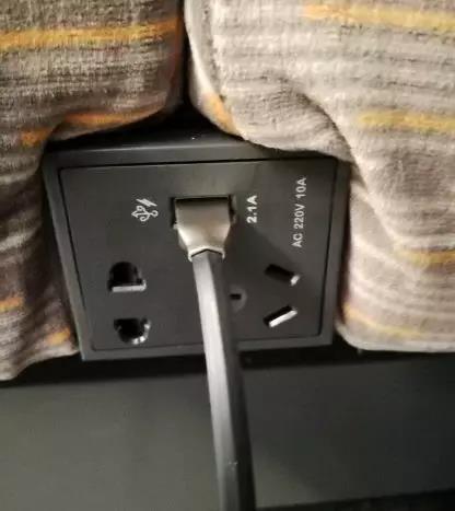 动车上充电的地方竟然这么多?这个"绝密"位置只告诉你