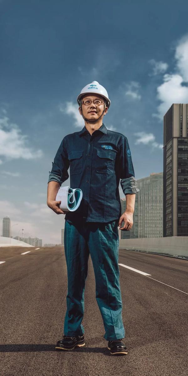 桥梁设计师万家恺:              