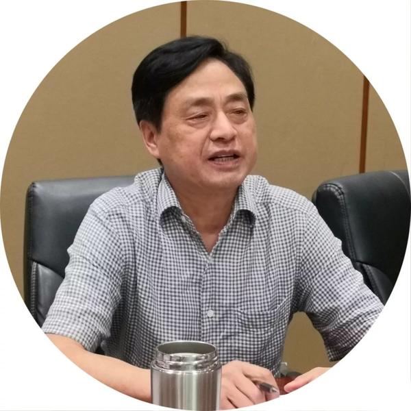 周正光详细通报了中国千商大会岳塘酒业峰会的整个活动安排.