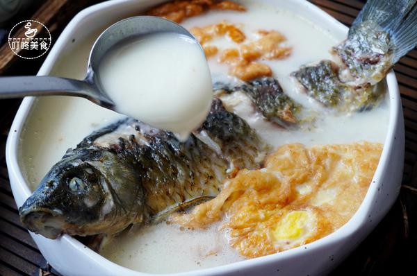 荷包蛋炖鲫鱼汤