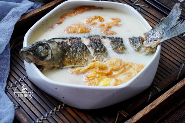 在各種美味的湯湯水水中,小編最常喝的還是鯽魚湯