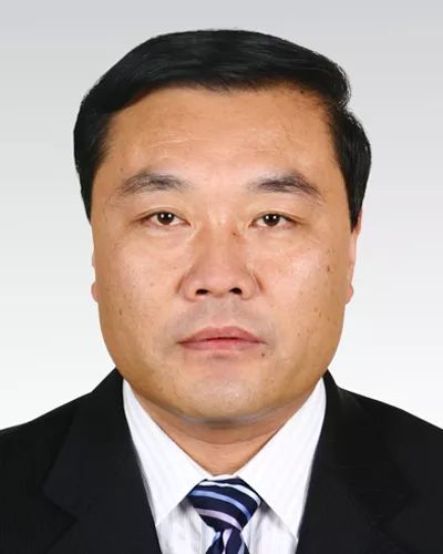 长期在泰安市工作,曾任泰山区委副书记,宁阳县委书记等职务,2012年任