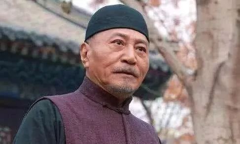 【花漾剧场】牛犇王侃同台出演《老酒馆》,父子俩为何不同姓?原因是