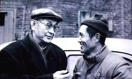 【花漾剧场】牛犇王侃同台出演《老酒馆》,父子俩为何不同姓?原因是