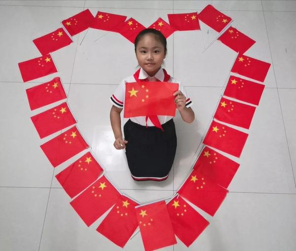 跟国旗合影的n种创意!"我跟国旗合个影"作品展示第六波