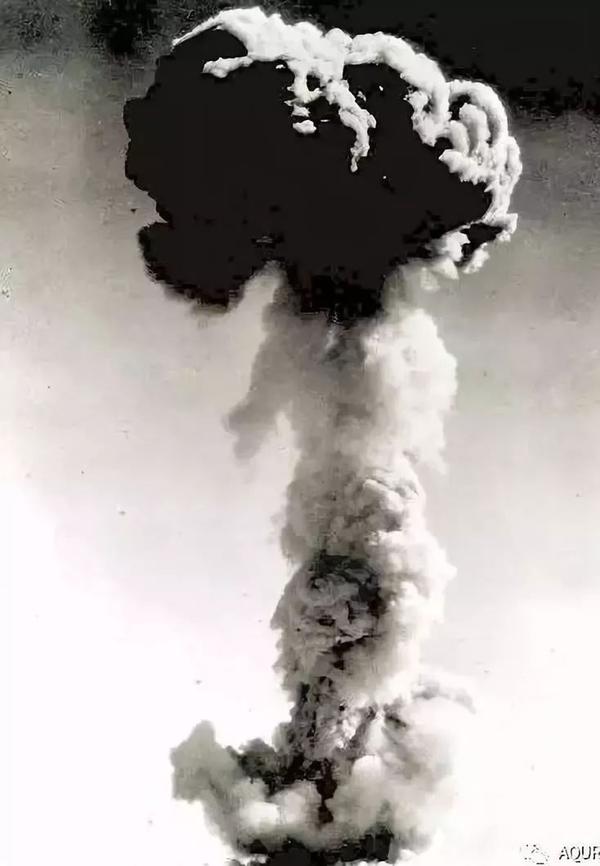 从1950年抗美援朝,到1964年中国第一颗原子弹,氢弹爆炸成功,从1970
