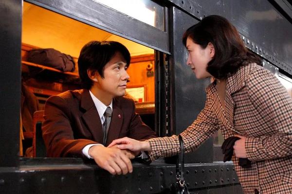 妻子不愿无作为的等待,于是只身前往金泽.